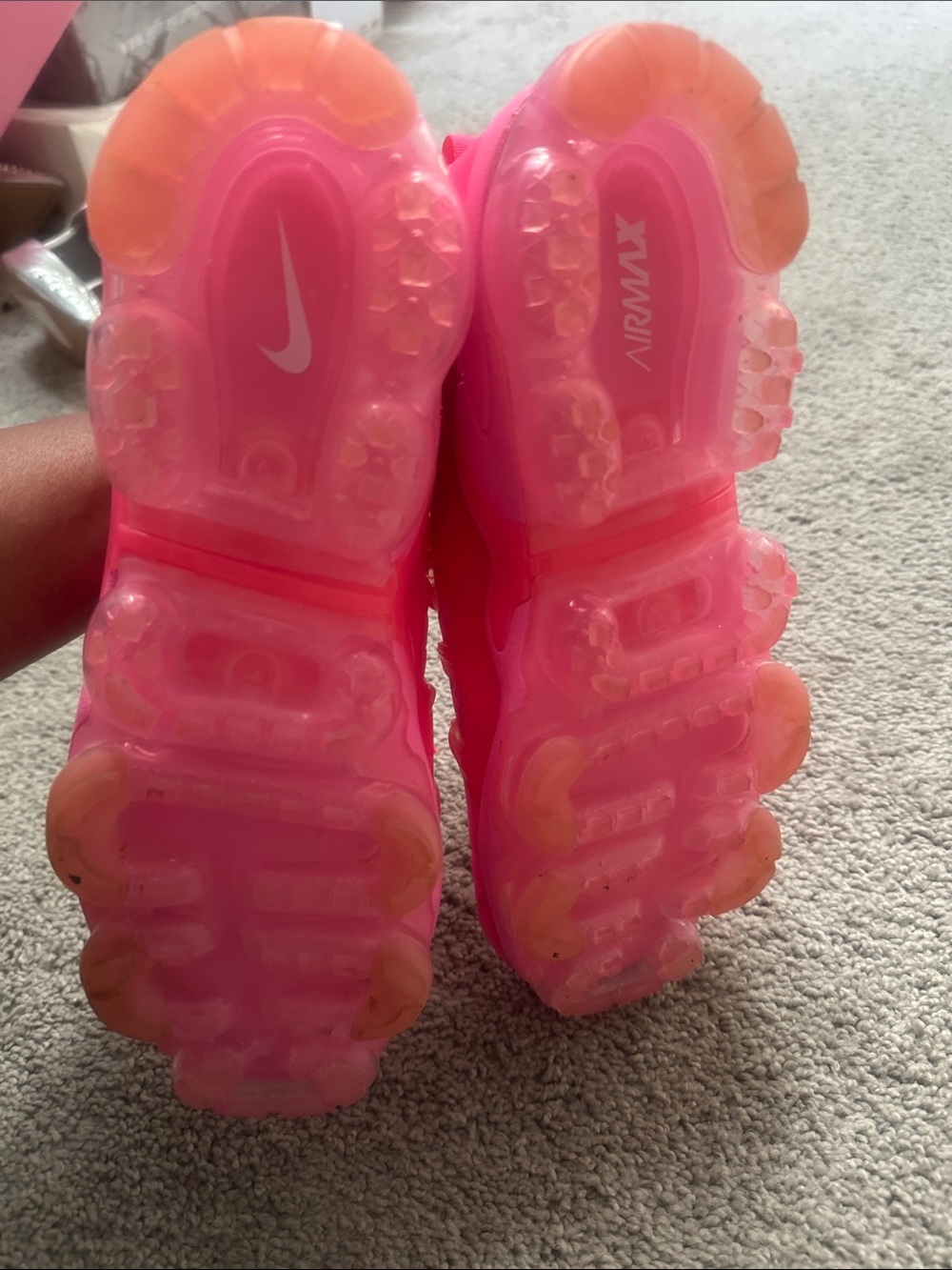 Nike Women's Vapormax Plus Hyperpink Neon Pink Sneakers - Vibrant Hot Pink - Picture 8 of 10